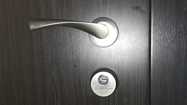 Мастер выполнил установка броненаклади